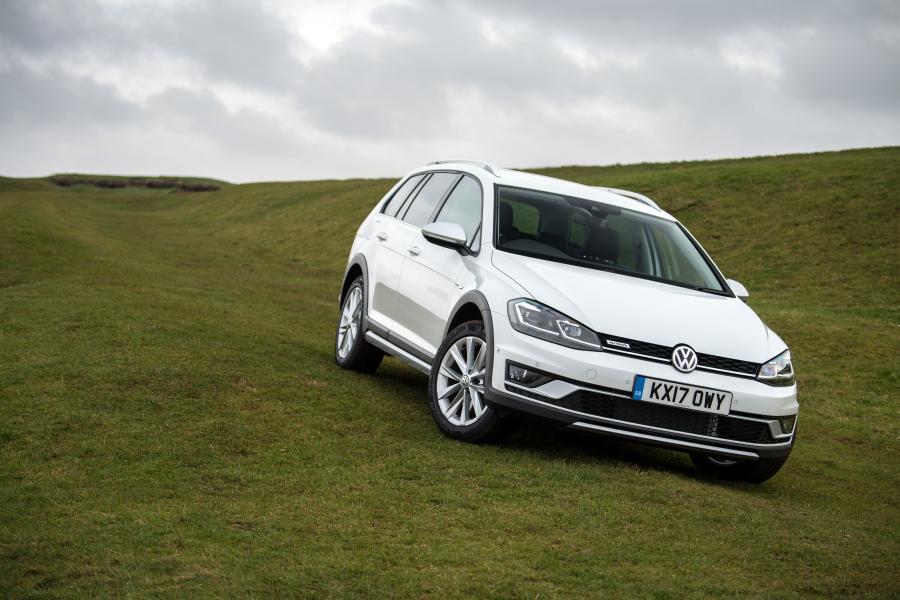  Volkswagen Golf Alltrack 2017 года  (UK) (фото 18 из 33)